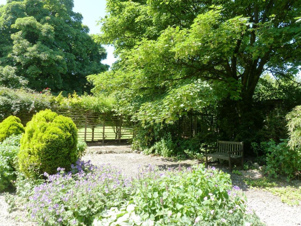 Newton House Hotel Alstonfield ภายนอก รูปภาพ
